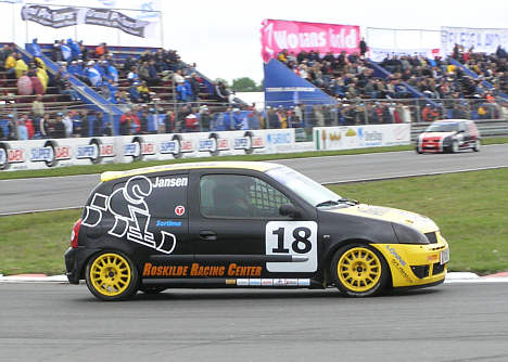 Til DM Finalen er det denne racer man skal holde øje med i Clio Cuppen, hvis man vil følge Jesper Ternvalt.